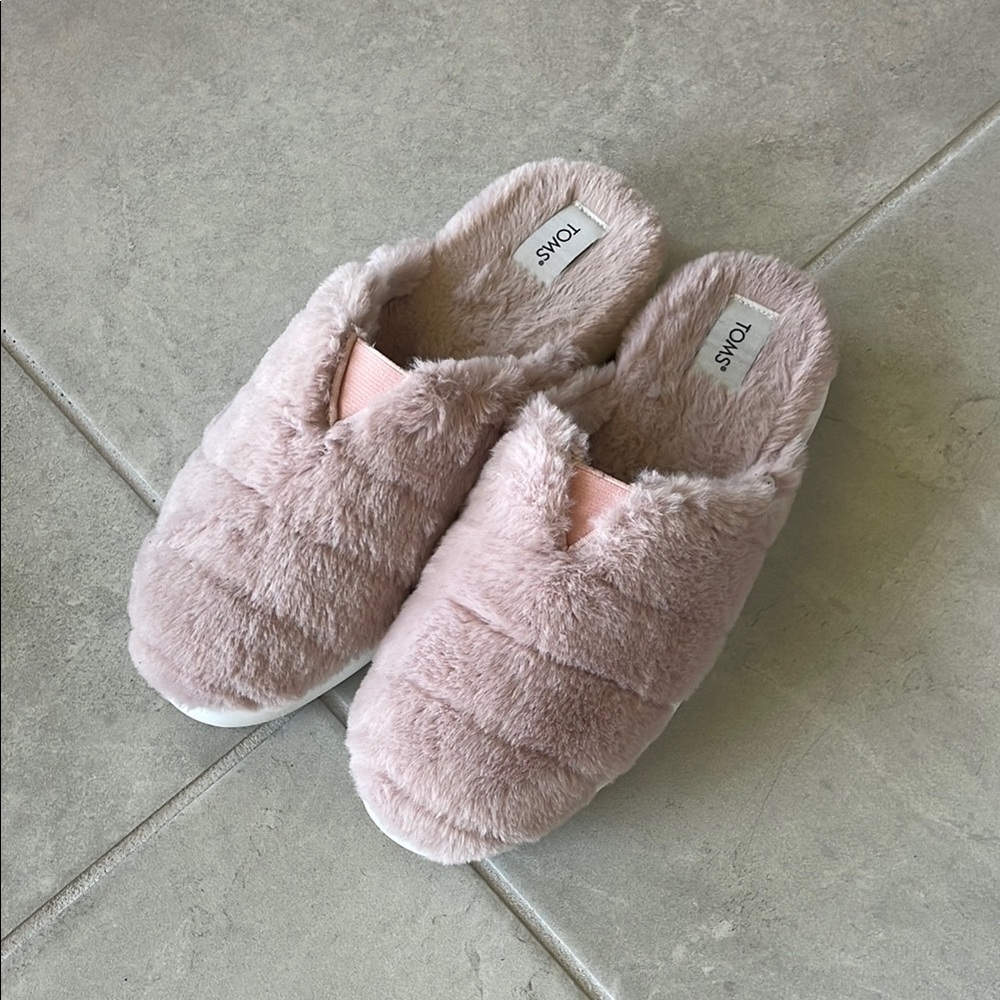 TOMS Women's Pink Fuzzy Slippers